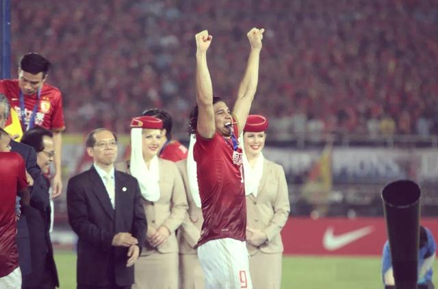 爱游戏体育-关于广州恒大团结一心冲刺亚冠，力争卫冕的信息